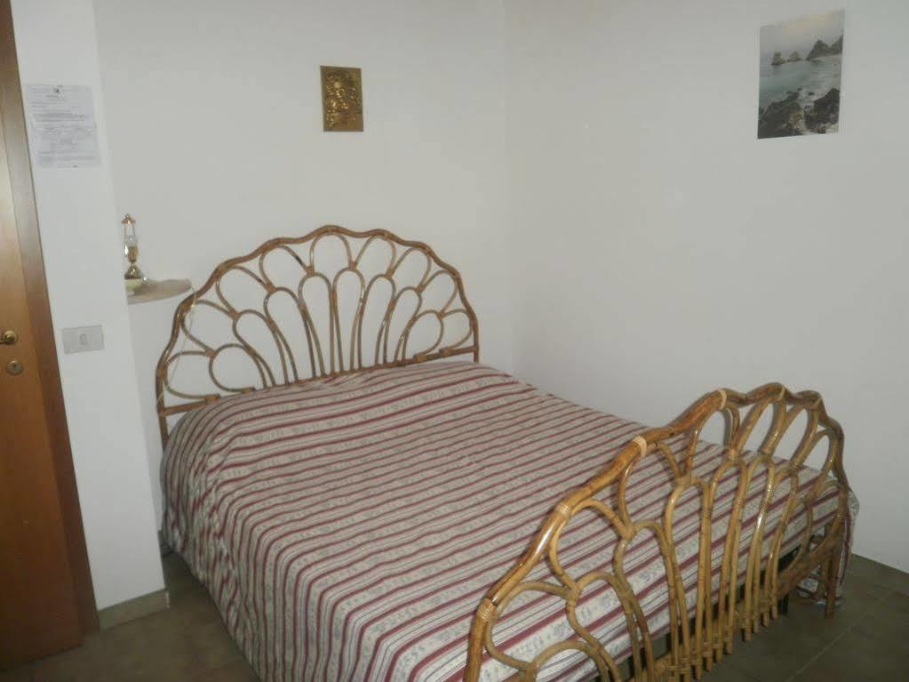 B&B Isabella Numana Bagian luar foto